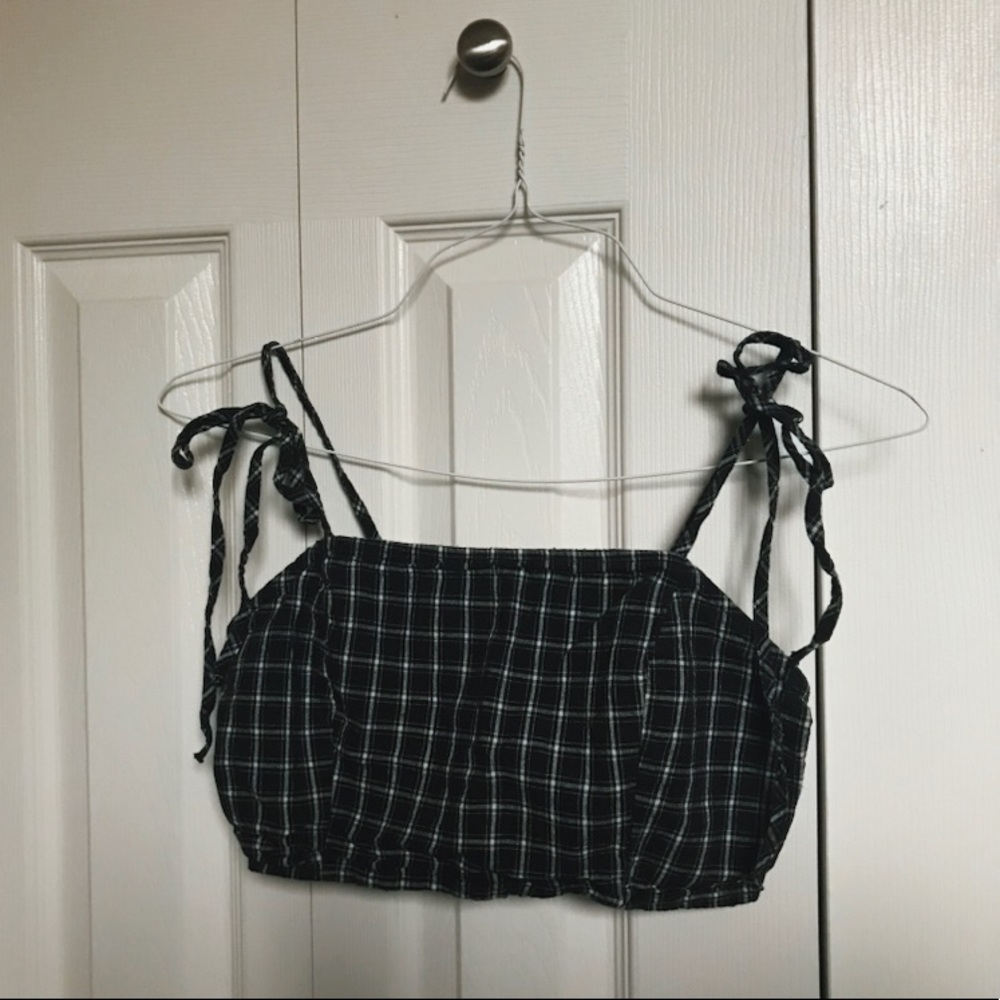 Pacsun Kendall & Kylie tie crop top🦋